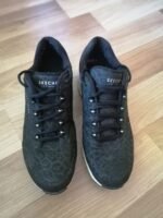 SKECHERS